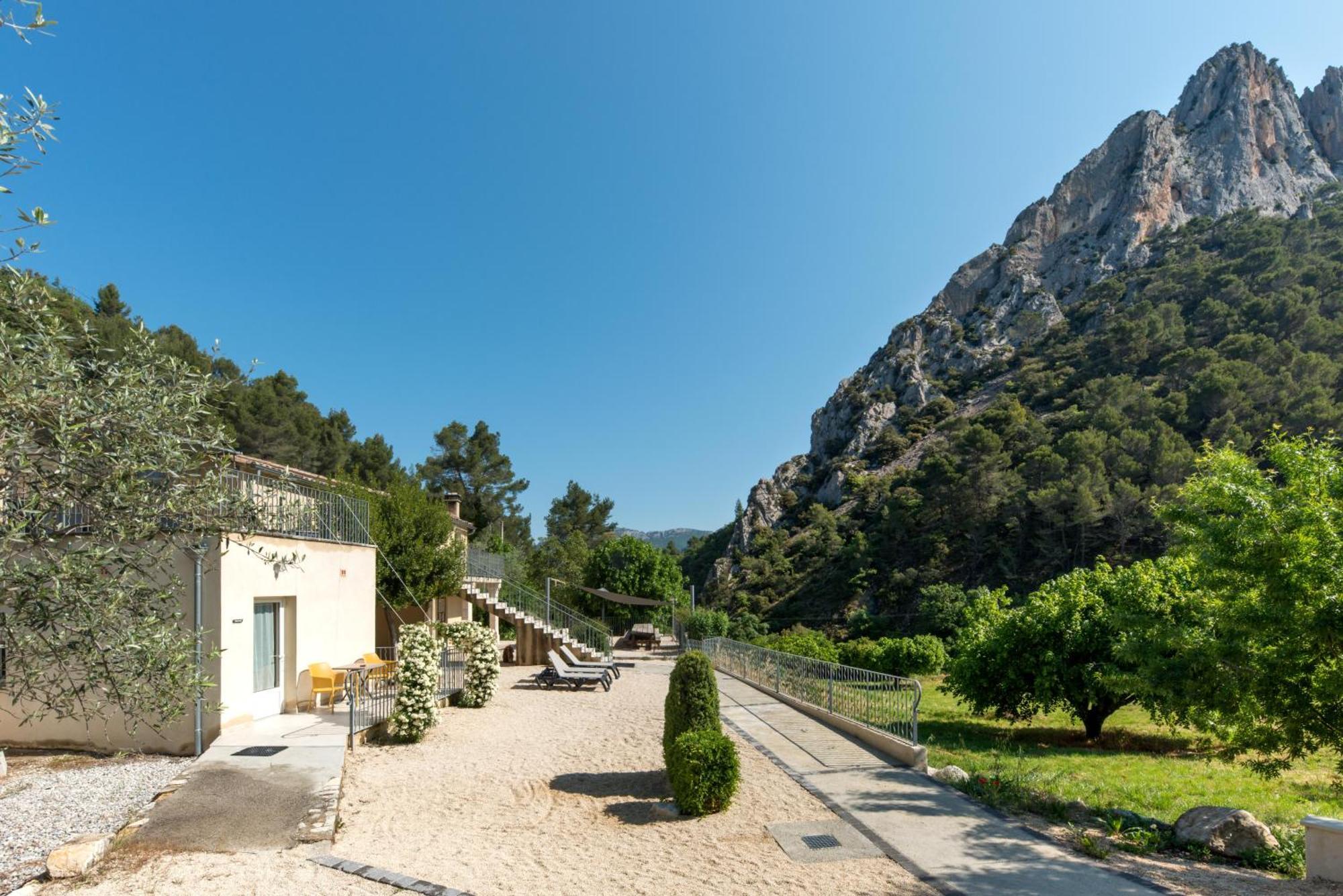 Hotel Domaine Saint Julien Buis-les-Baronnies Exterior foto